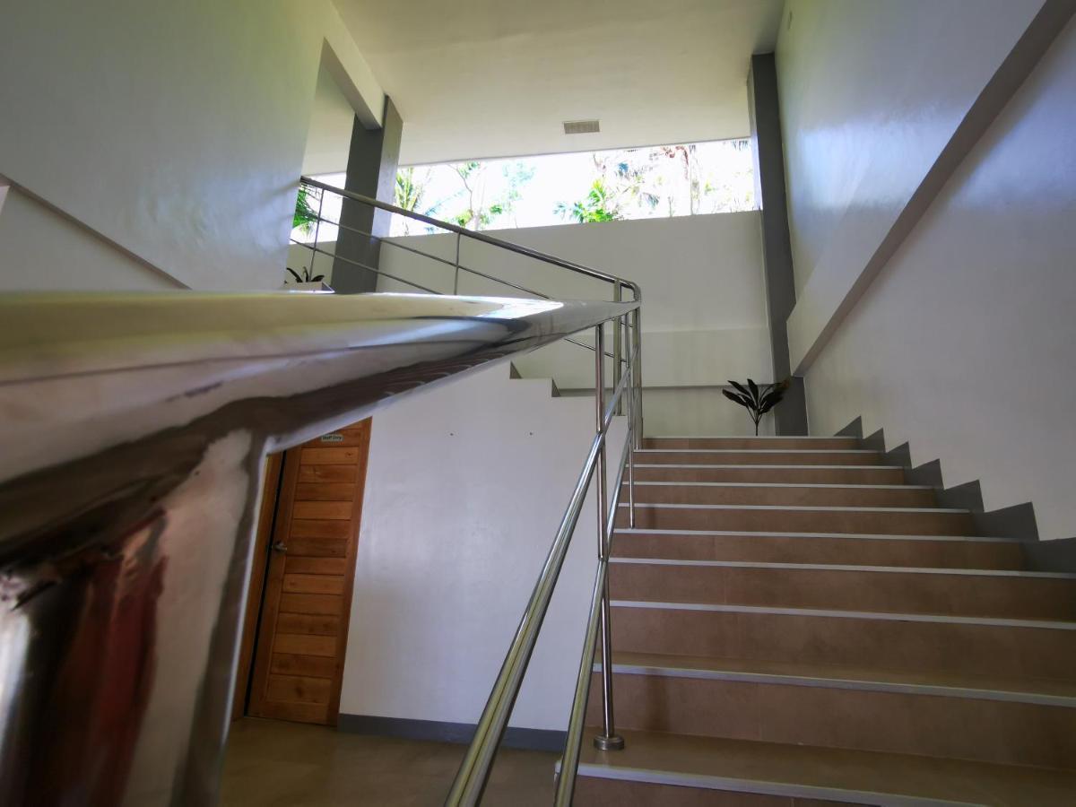 Sunset Cove Beach & Dive Resort Romblon Bagian luar foto