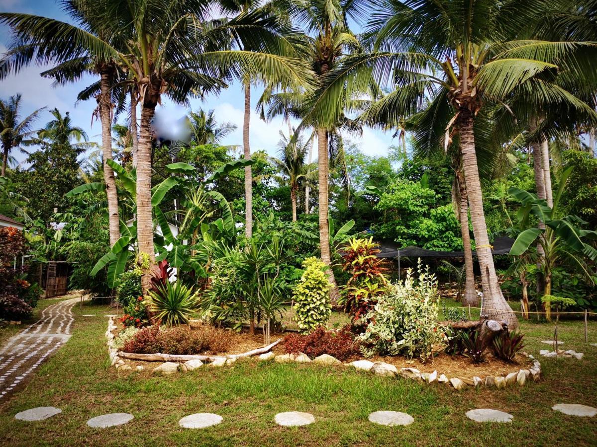 Sunset Cove Beach & Dive Resort Romblon Bagian luar foto