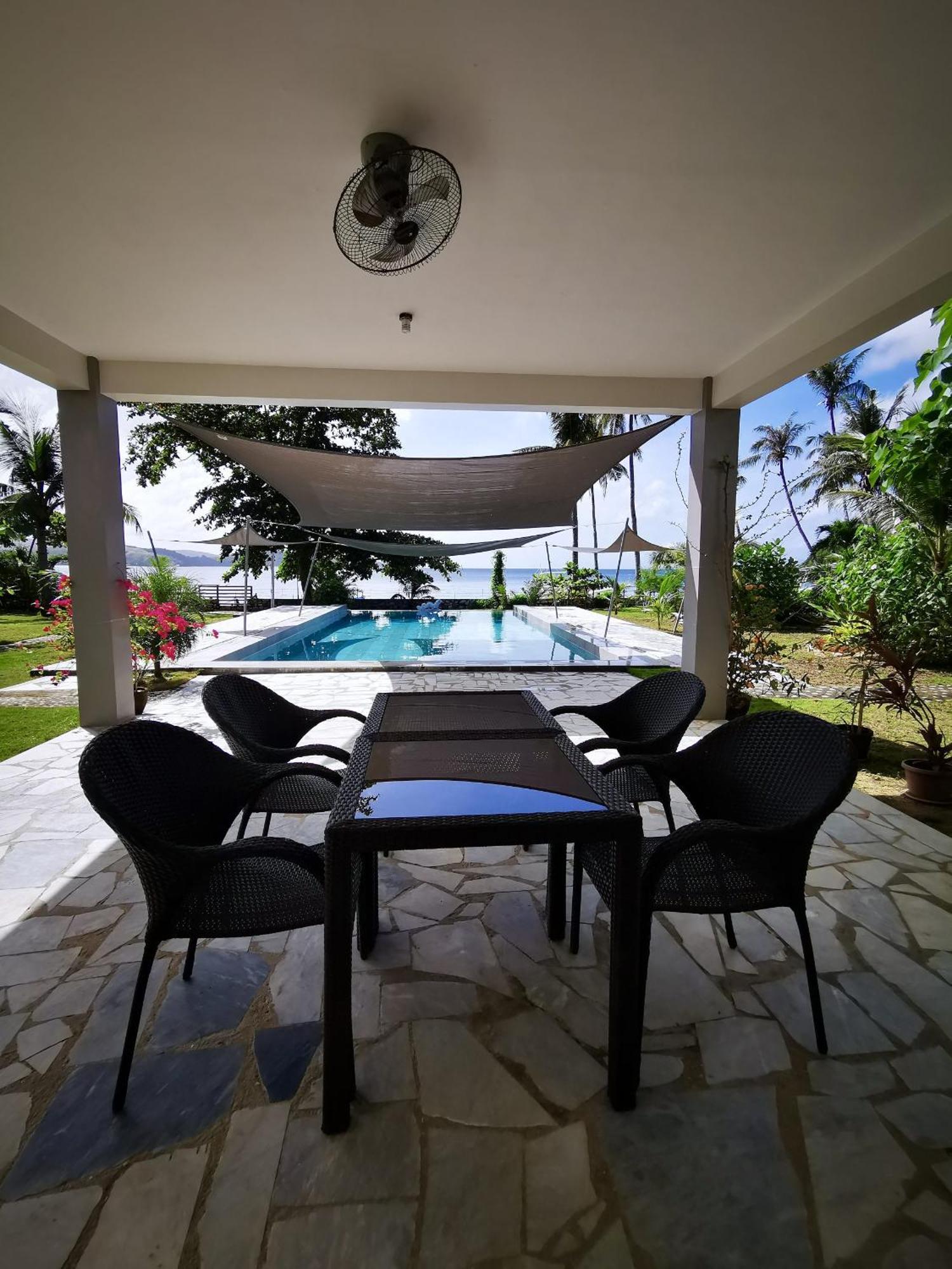 Sunset Cove Beach & Dive Resort Romblon Bagian luar foto